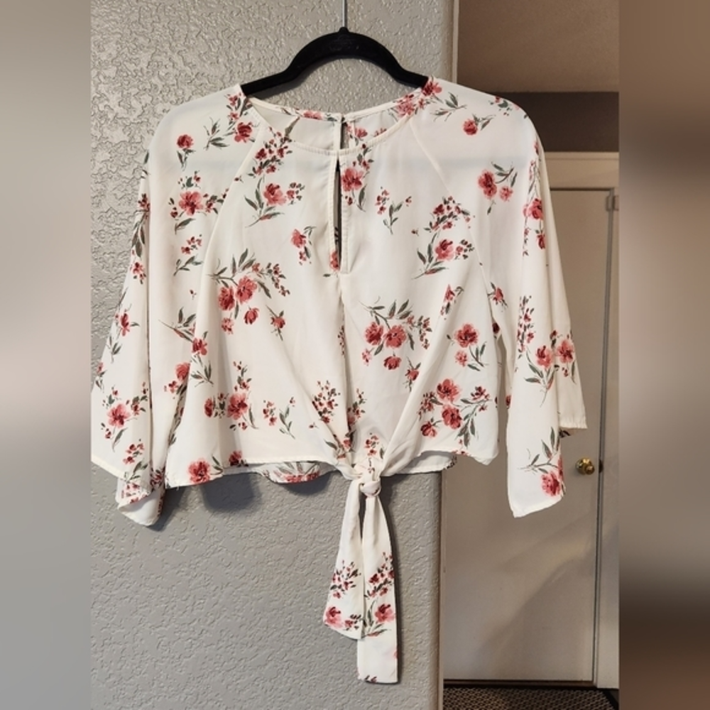 Peach Love California Bell Sleeves Floral Blouse, Size S
